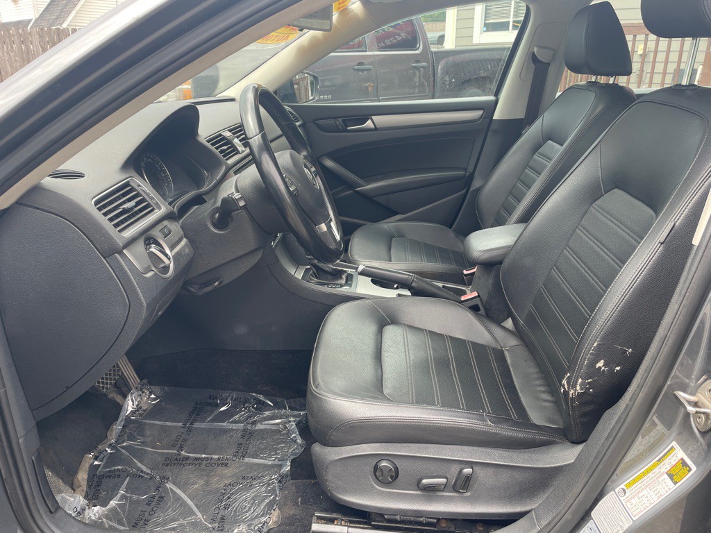2015 Volkswagen Passat Image 8