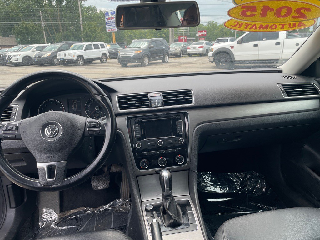 2015 Volkswagen Passat Image 10