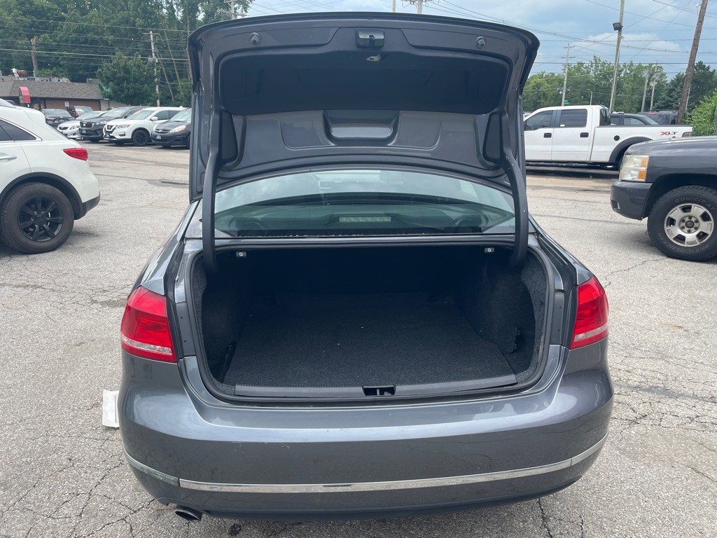 2015 Volkswagen Passat Image 15