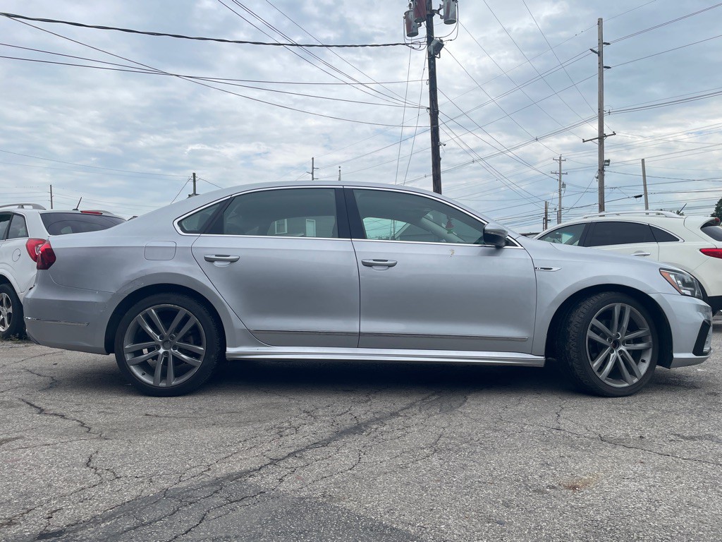2017 Volkswagen Passat Image 7