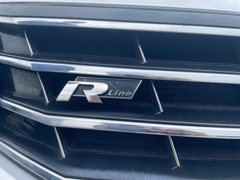 2017 Volkswagen Passat Image 10