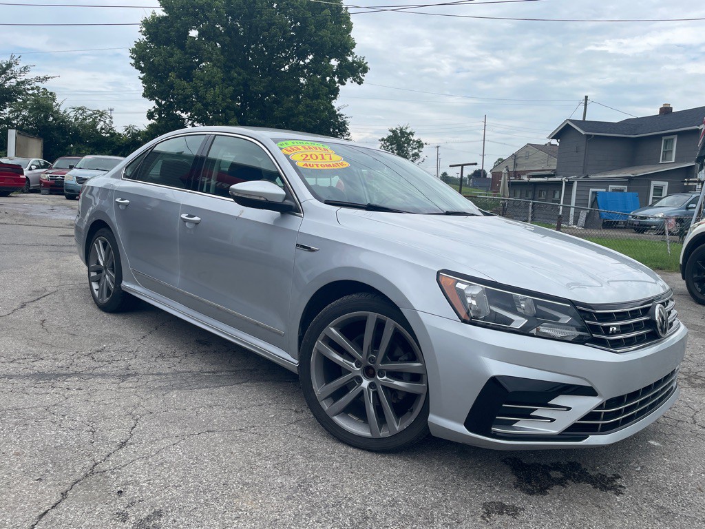 2017 Volkswagen Passat Image 2