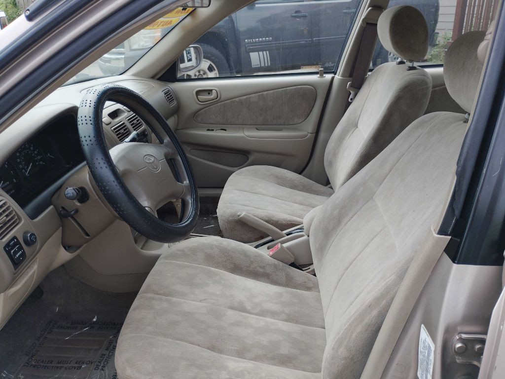 2000 Toyota Corolla Image 8