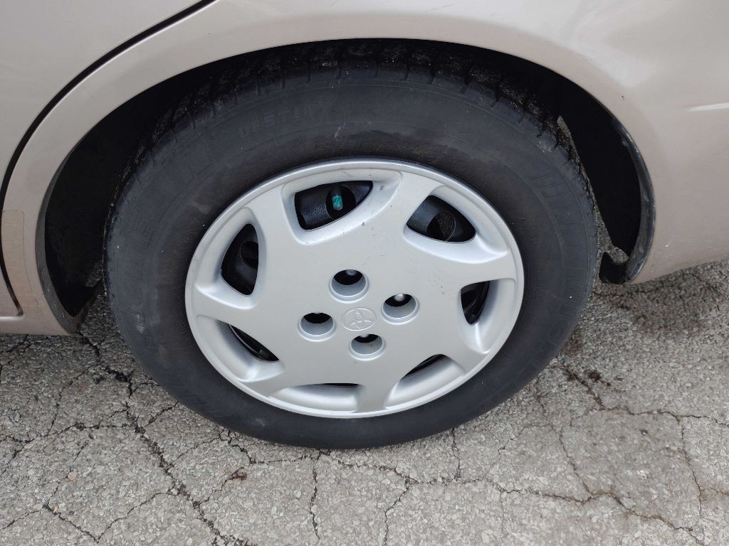 2000 Toyota Corolla Image 9