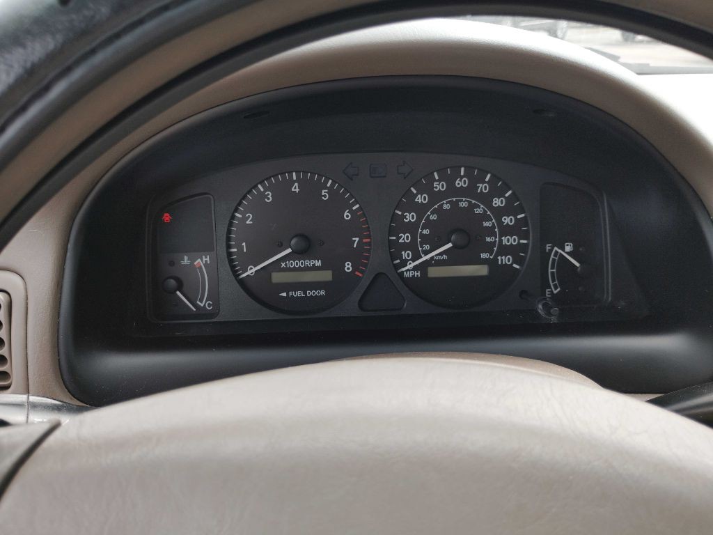 2000 Toyota Corolla Image 10