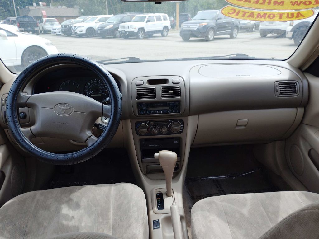 2000 Toyota Corolla Image 12