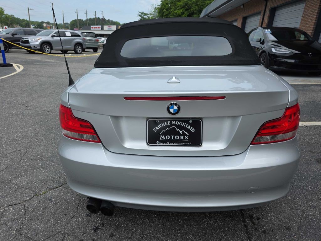 2012 BMW 1 Series Image 2