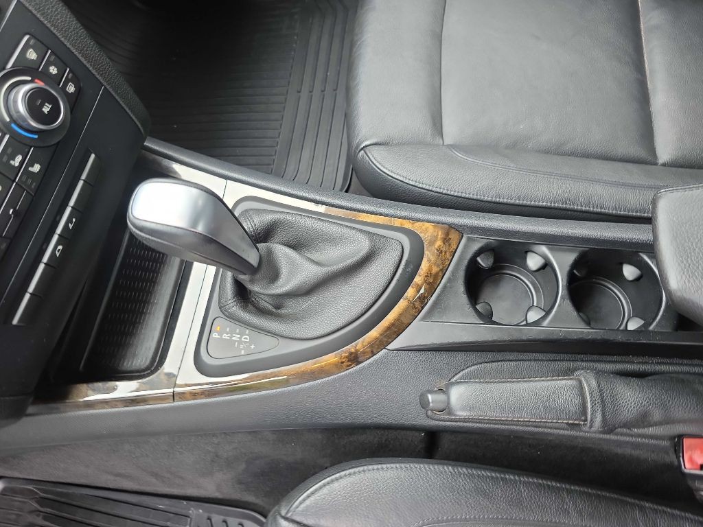 2012 BMW 1 Series Image 10