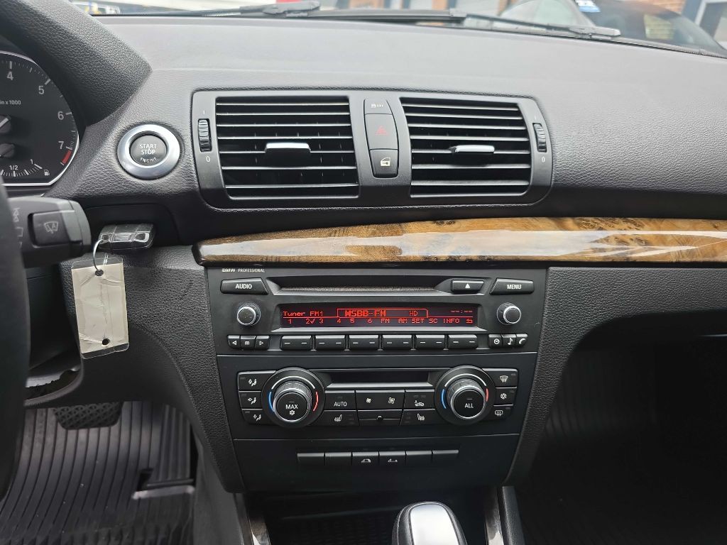 2012 BMW 1 Series Image 12
