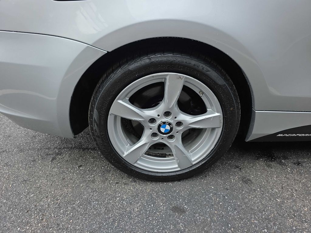 2012 BMW 1 Series Image 21