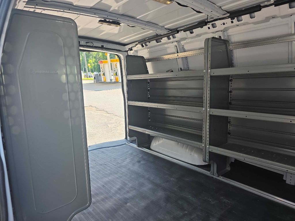 2023 Chevrolet Express Image 21