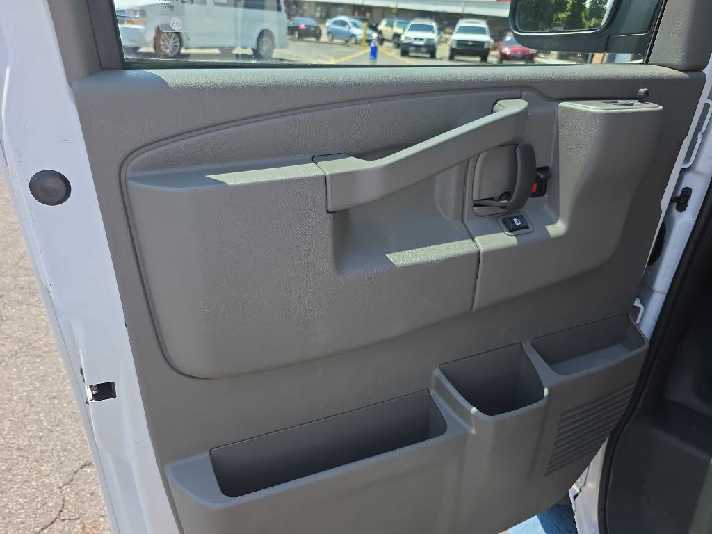 2023 Chevrolet Express Image 12