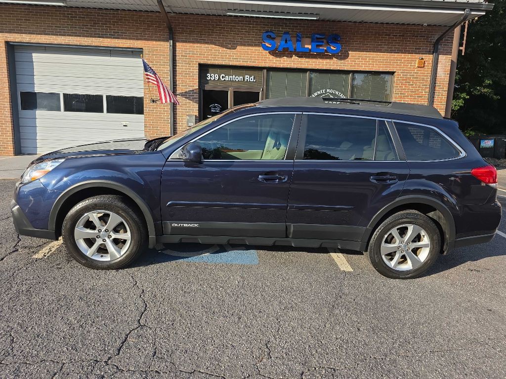 2013 Subaru Outback Image 2