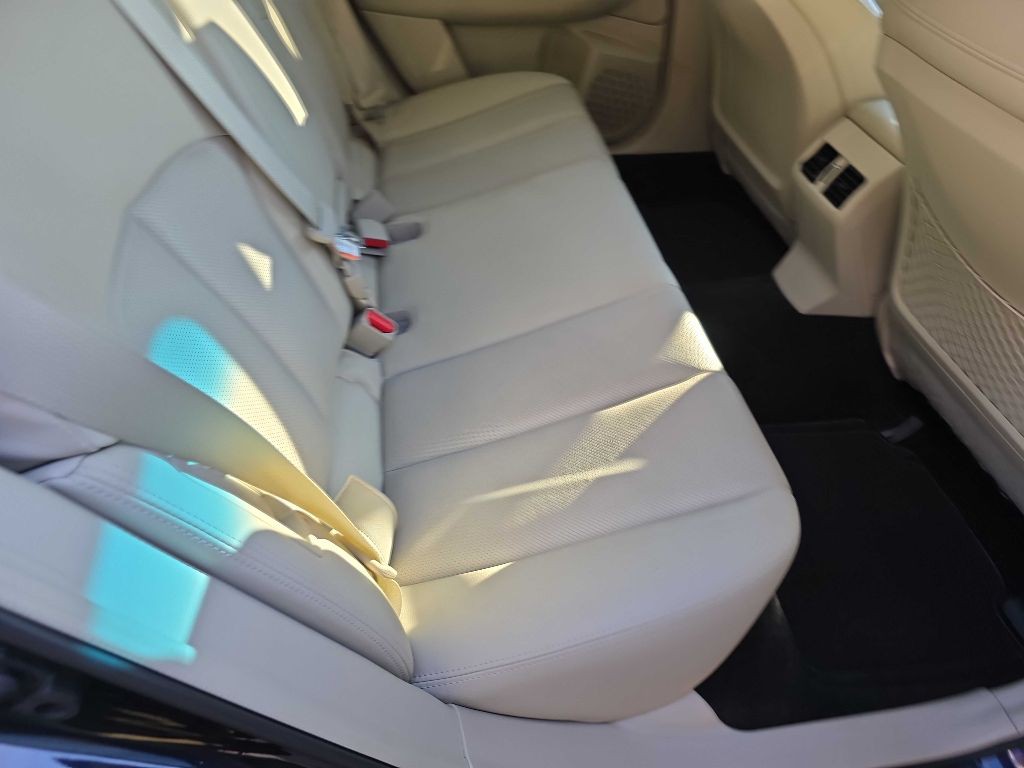 2013 Subaru Outback Image 19