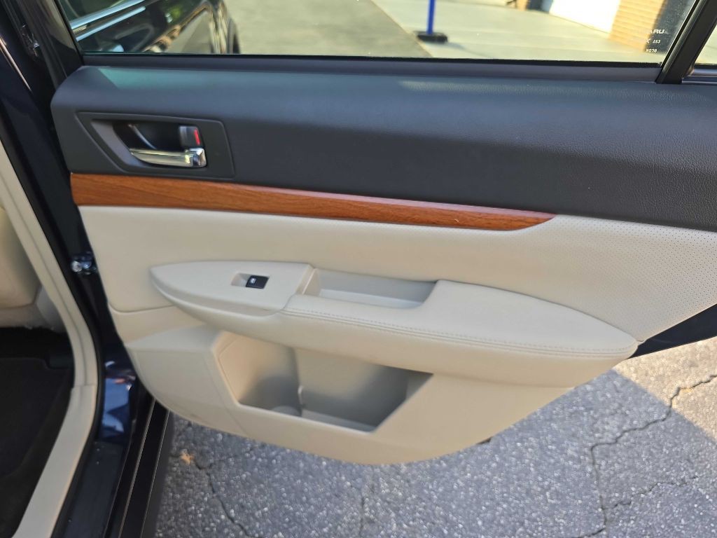 2013 Subaru Outback Image 20