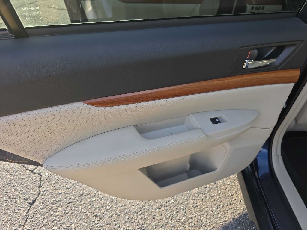 2013 Subaru Outback Image 21