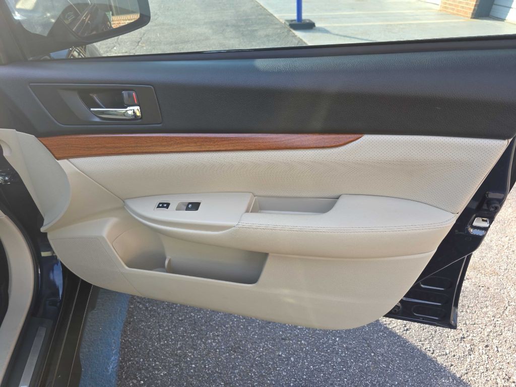 2013 Subaru Outback Image 24