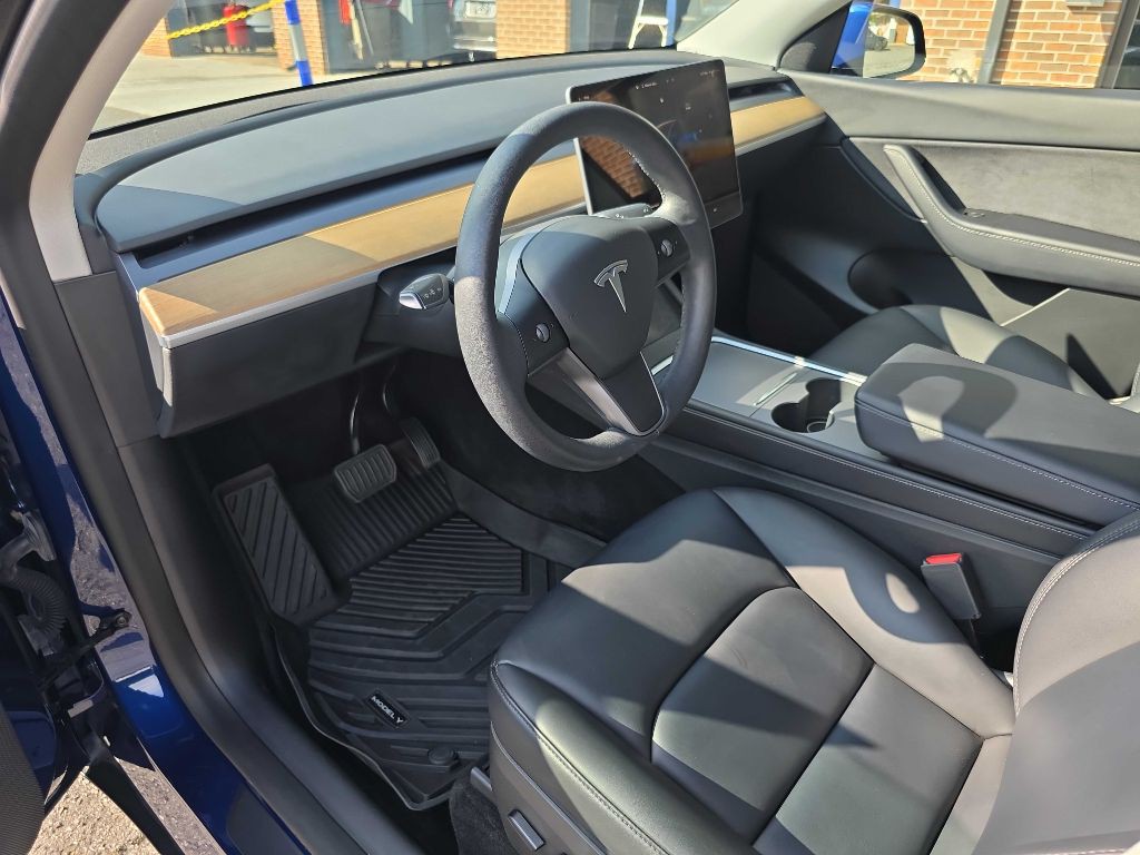 2022 Tesla Model Y Image 9