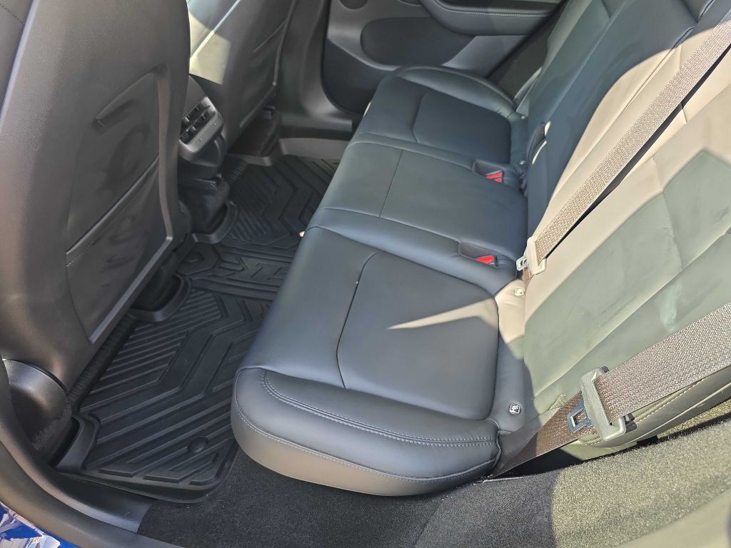 2022 Tesla Model Y Image 15