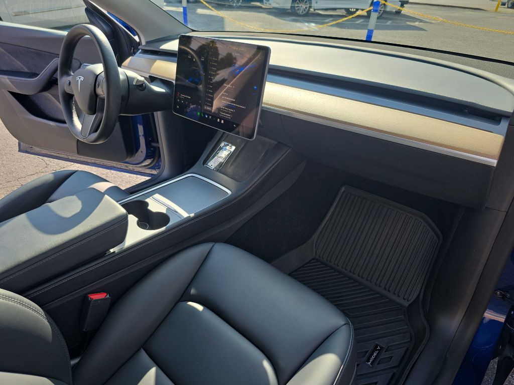 2022 Tesla Model Y Image 21