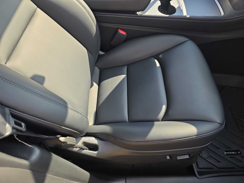 2022 Tesla Model Y Image 22