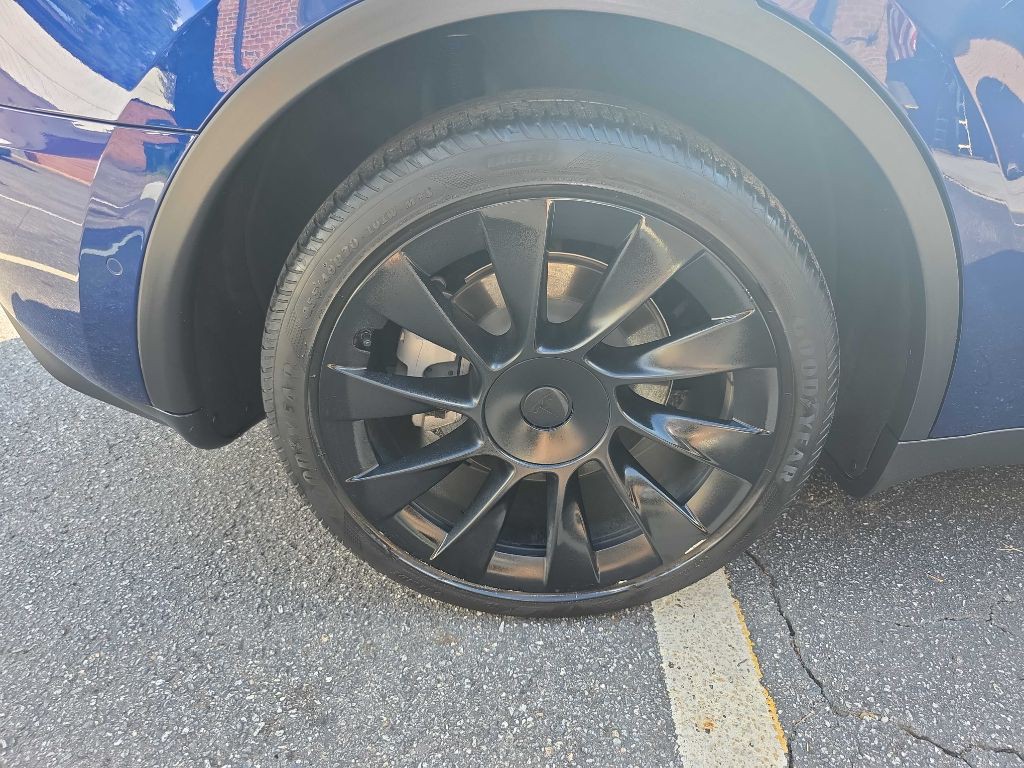 2022 Tesla Model Y Image 26
