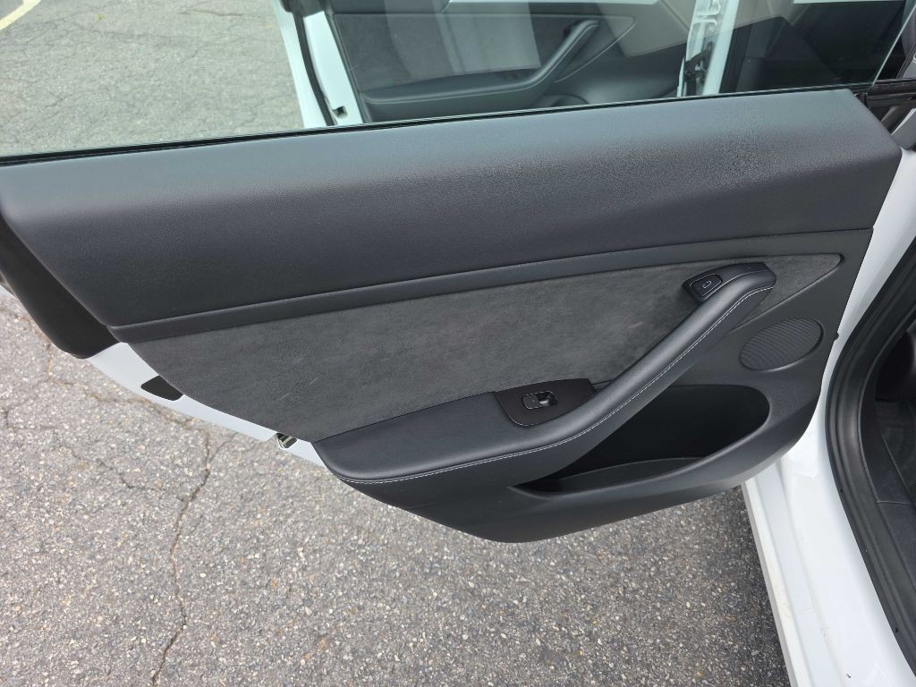 2022 Tesla Model 3 Image 17