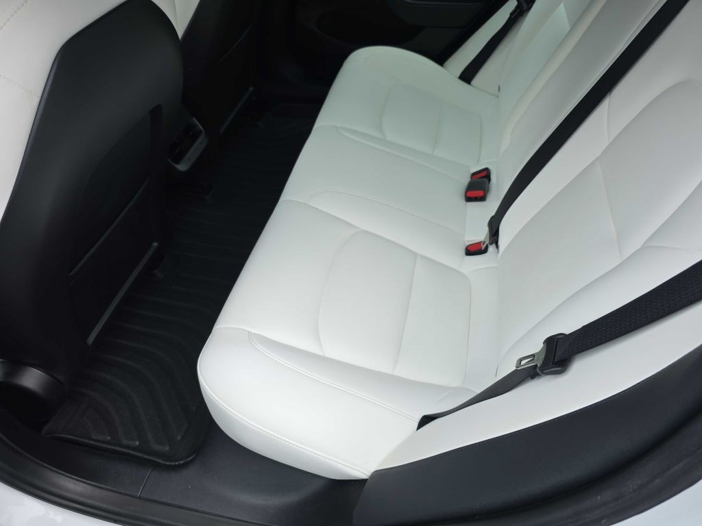 2022 Tesla Model 3 Image 18