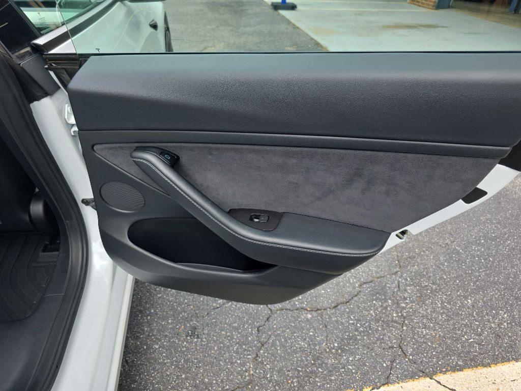2022 Tesla Model 3 Image 21