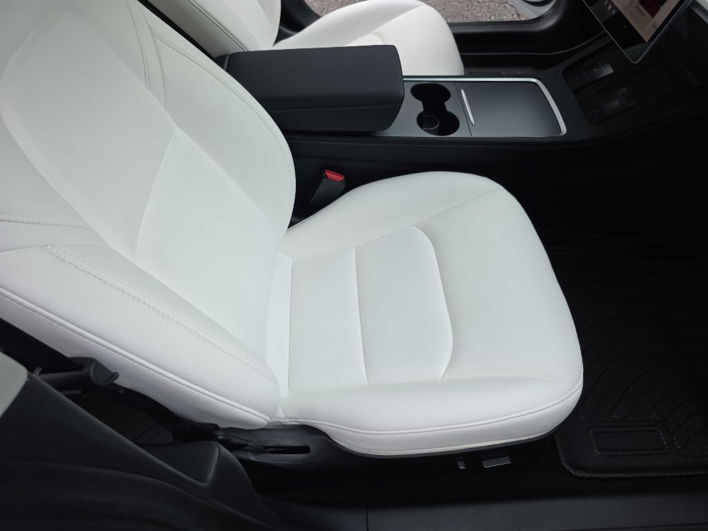 2022 Tesla Model 3 Image 23