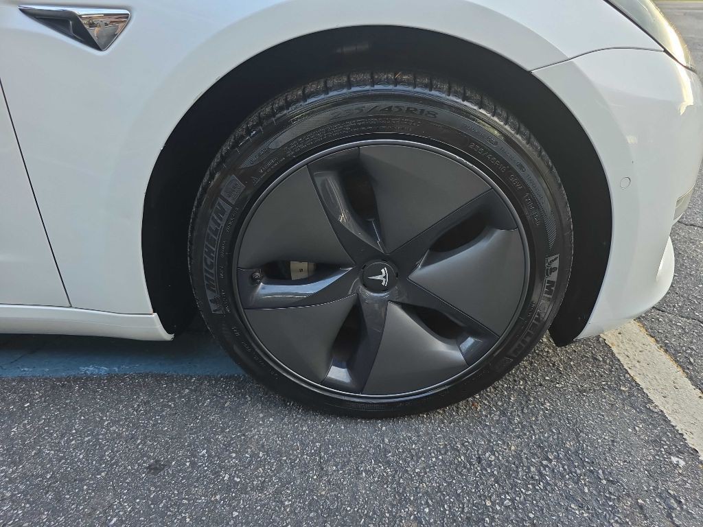 2020 Tesla Model 3 Image 21