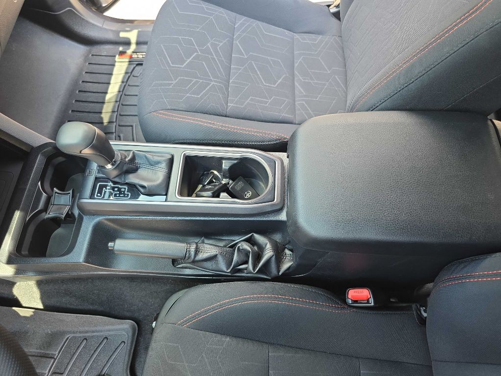 2020 Toyota Tacoma Image 15