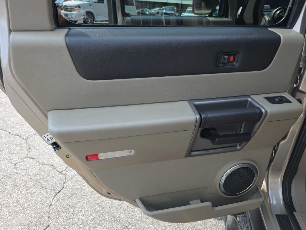 2003 HUMMER H2 Image 25