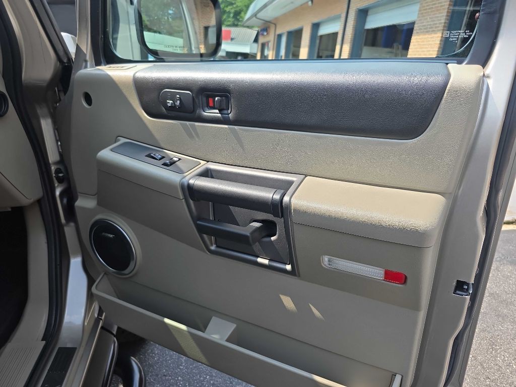 2003 HUMMER H2 Image 40