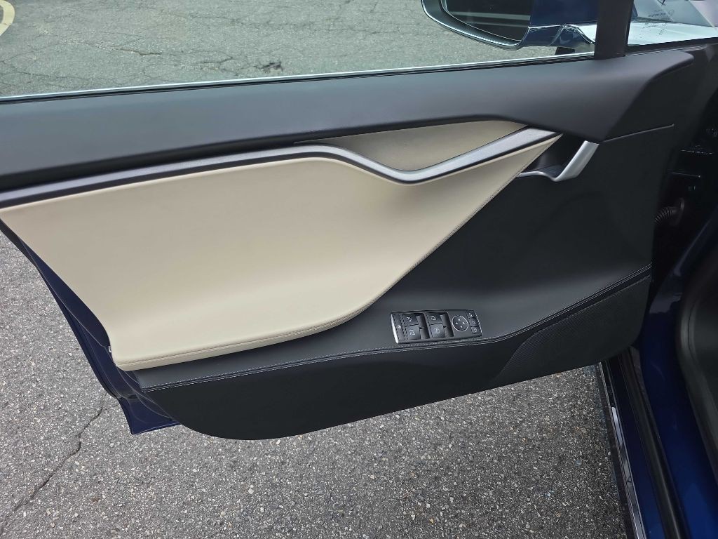 2021 Tesla Model S Image 16