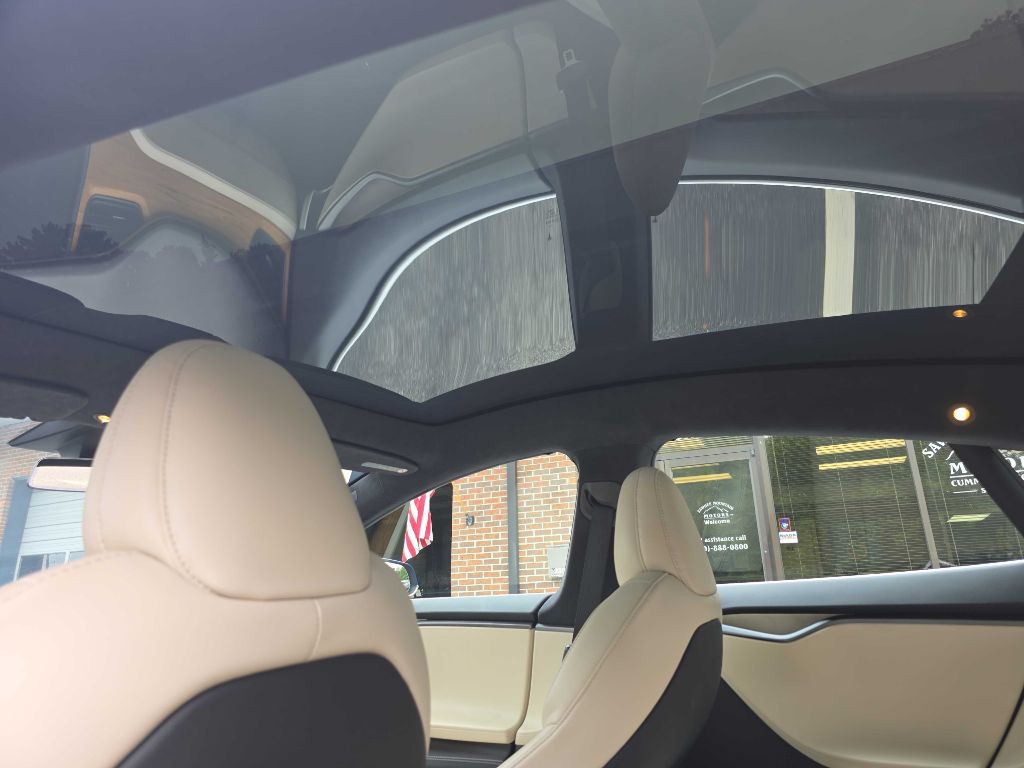 2021 Tesla Model S Image 18