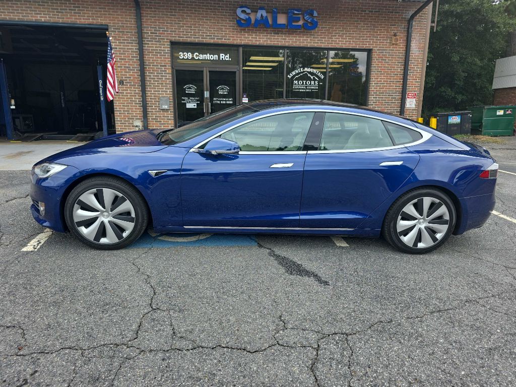 2021 Tesla Model S Image 2