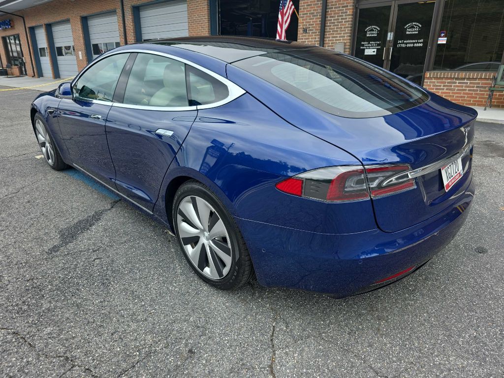 2021 Tesla Model S Image 3
