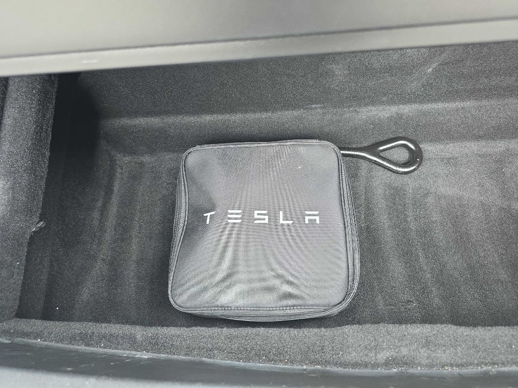 2021 Tesla Model S Image 25