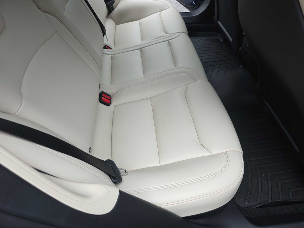 2021 Tesla Model S Image 26