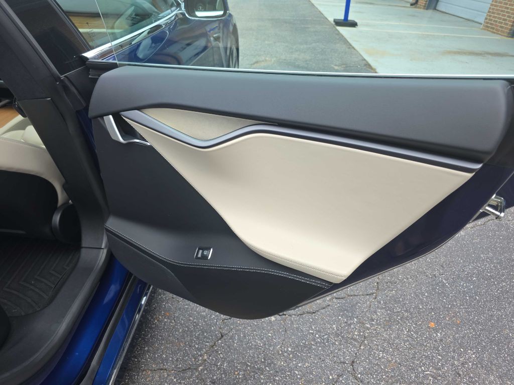 2021 Tesla Model S Image 27