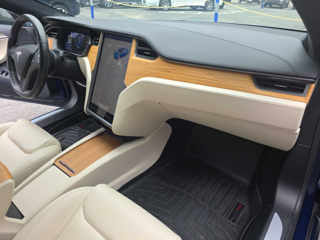 2021 Tesla Model S Image 28