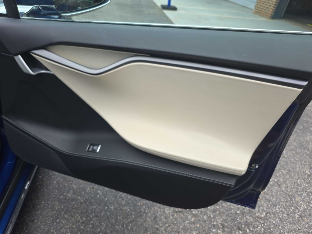 2021 Tesla Model S Image 30