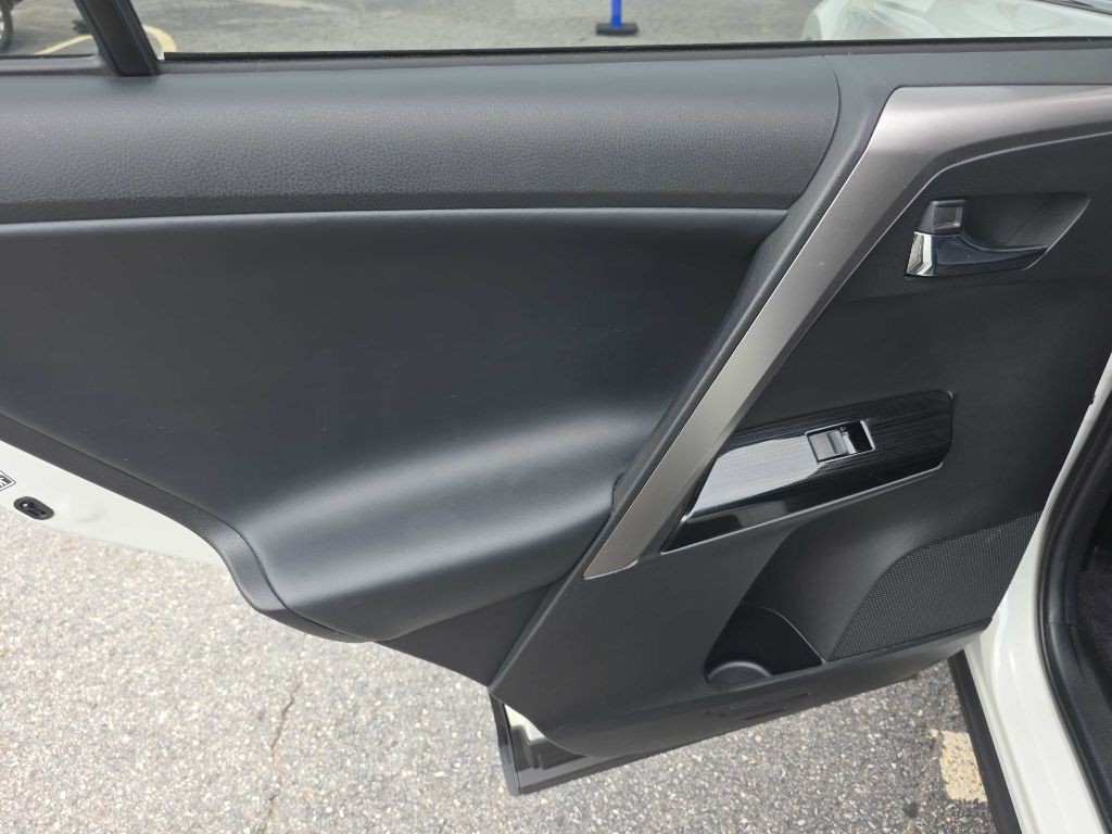2018 Toyota Rav4 Image 19