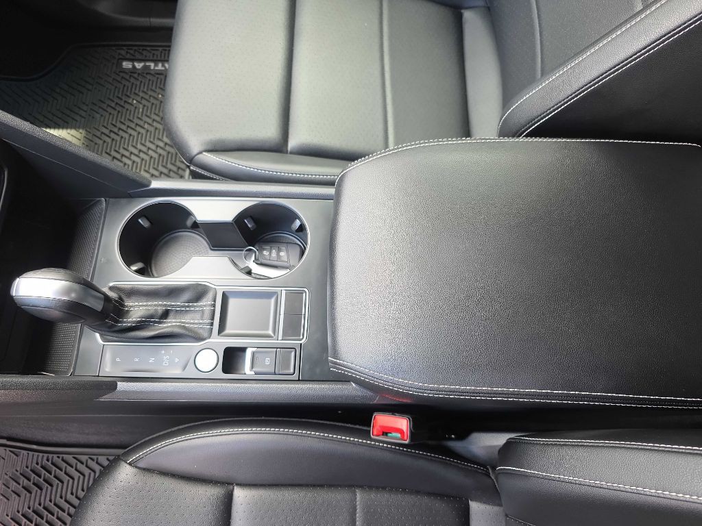 2022 Volkswagen Atlas Image 11