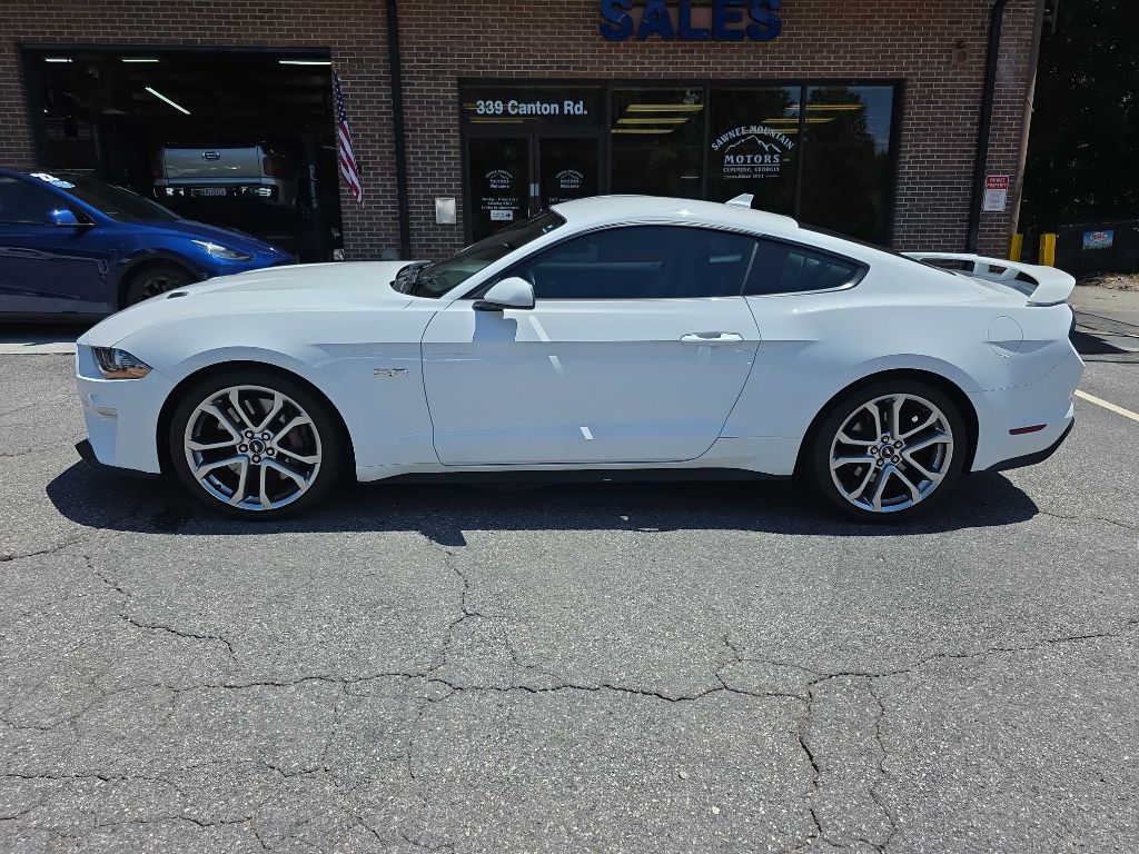 2022 Ford Mustang Image 2