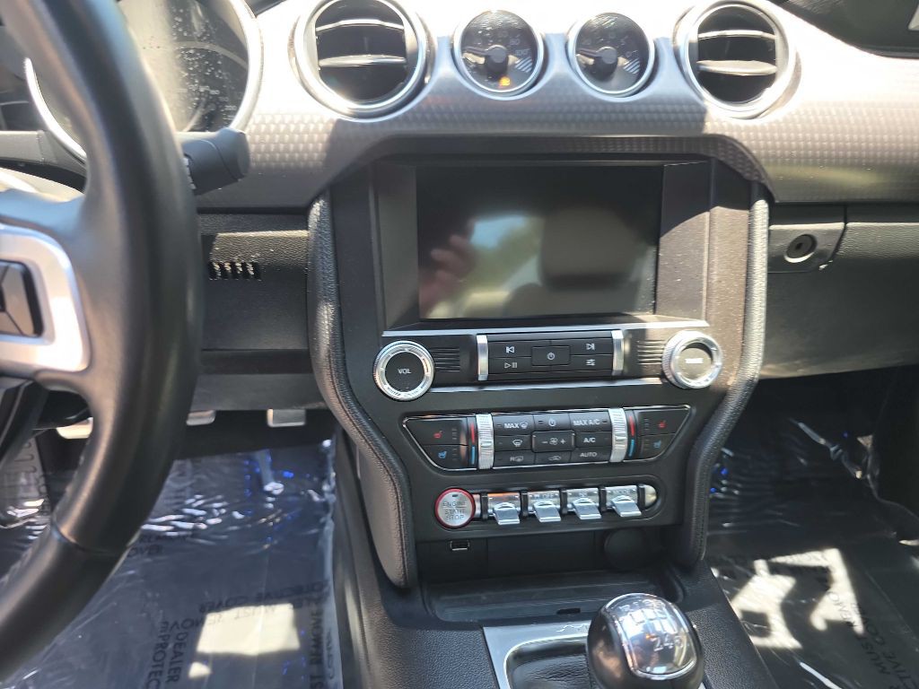 2022 Ford Mustang Image 11