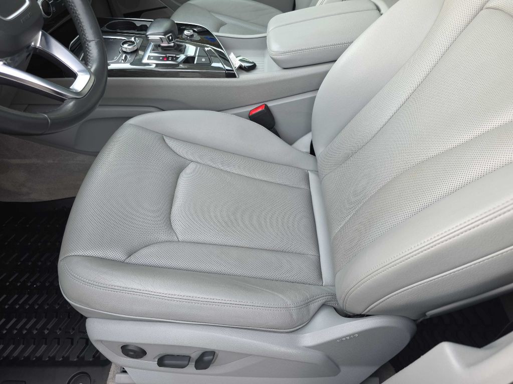 2018 Audi Q7 Image 10