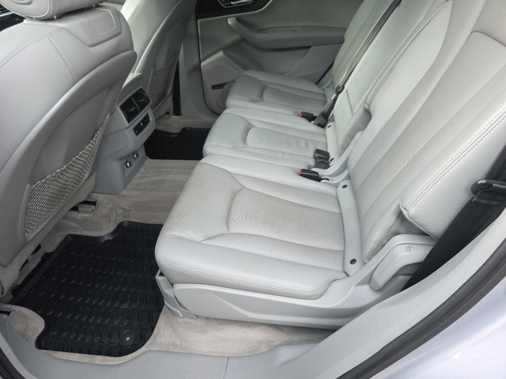 2018 Audi Q7 Image 18