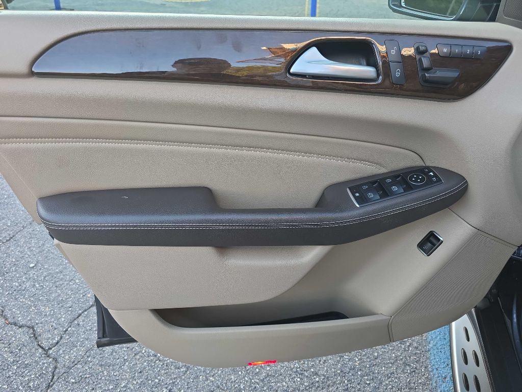 2013 Mercedes-Benz M-Class Image 11
